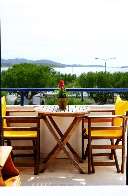 Galazio Limani - Rooms To Let Moúdhros Rum bild